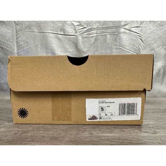 UGG Women's Fluff Yeah Pixelate Slingback Sandals - White Multi 5M - Picture 7 of 8